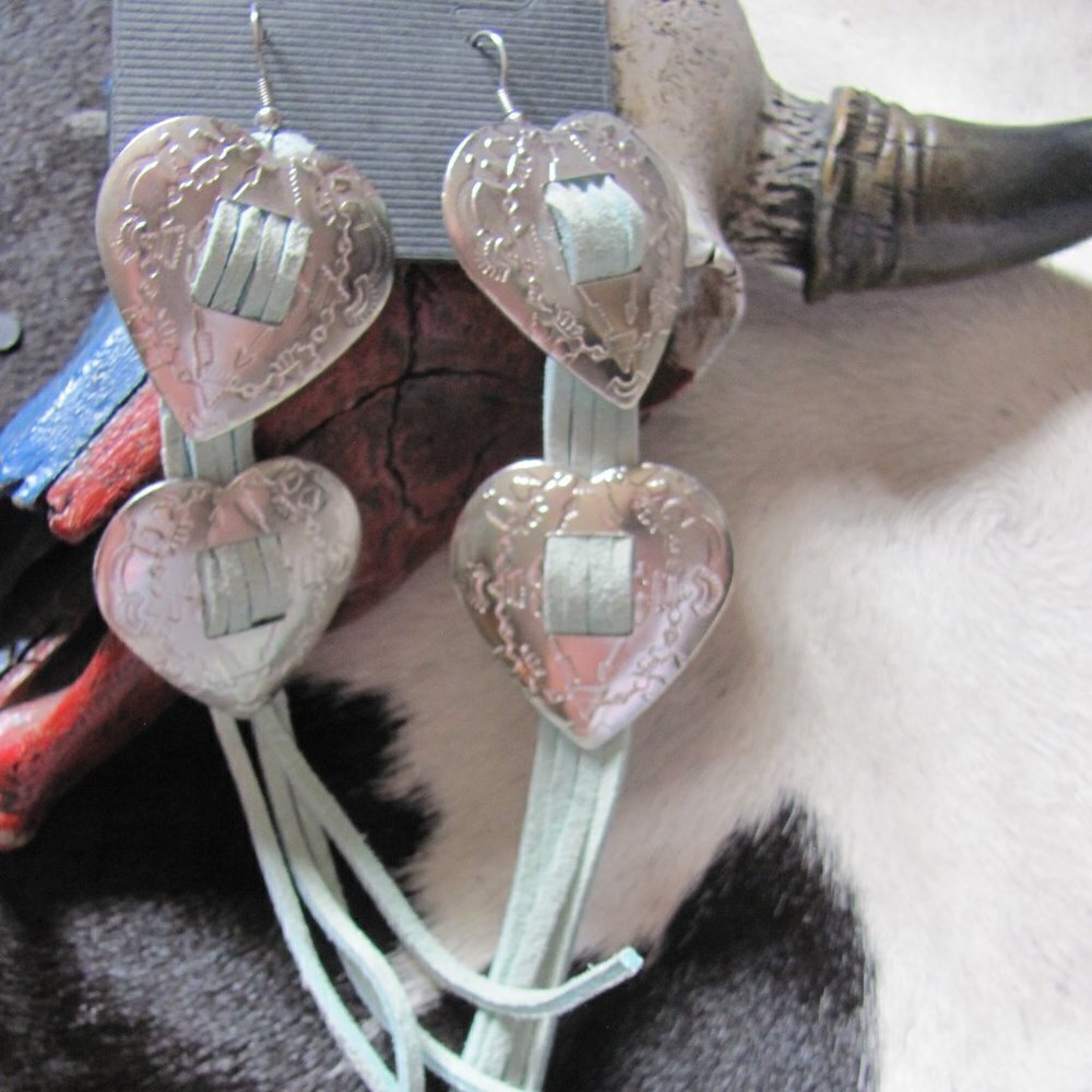 LADIES‎ DOUBLE HEART EARRINGS BLUE LEATHER LACE